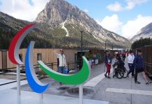Milano-Cortina 2026: Cortina, atleti arrivano al Villaggio paralimpico (1)