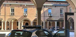 Tensioni all’Università di Bologna per un evento sul referendum, denunciate 13 persone