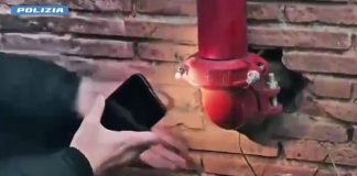 Roma, droga per lo spaccio nascosta tra contatori e muri dei seminterrati: sei pusher arrestati al Quarticciolo / Video