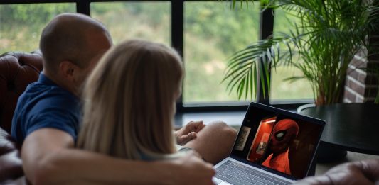 Piattaforme online, come cambia l’intrattenimento digitale tra streaming, social e gaming video streaming