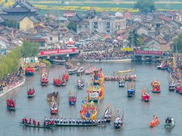 Cina: Xinghua ospita fiera annuale delle barche di Maoshan (1)