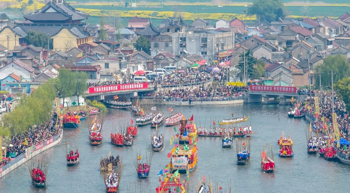 Cina: Xinghua ospita fiera annuale delle barche di Maoshan (1)