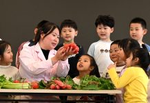 Cina: le scuole organizzano attività per la Giornata mondiale della salute (1)