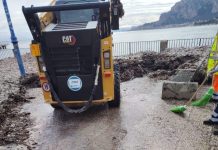 Al via la pulizia straordinaria del litorale di Mondello: rimozione della posidonia