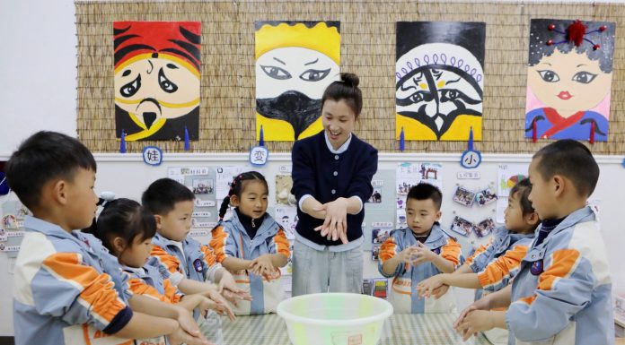 Cina: le scuole organizzano attività per la Giornata mondiale della salute (2)
