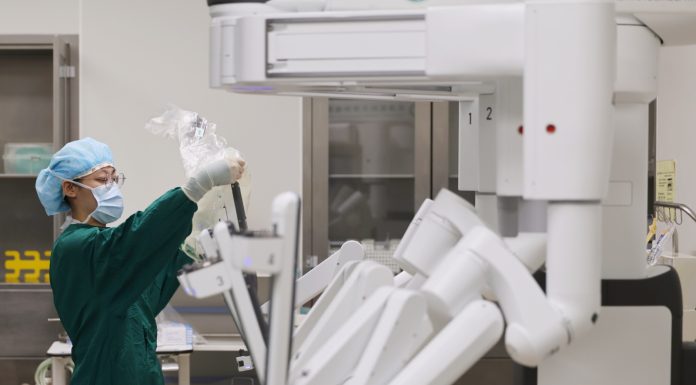 Cina: a Tianjin oltre 10.000 interventi chirurgici con i robot da Vinci (1)