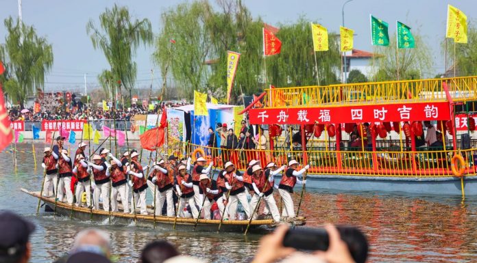 Cina: Xinghua ospita fiera annuale delle barche di Maoshan (2)