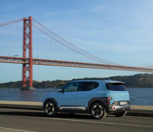Kia EV2, il SUV elettrico compatto che amplia l’accesso alla mobilità urbana