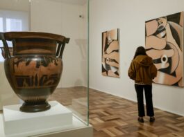 “Vortici”, alle Gallerie d’Italia di Napoli Worth dialoga con la ceramica antica