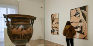“Vortici”, alle Gallerie d’Italia di Napoli Worth dialoga con la ceramica antica