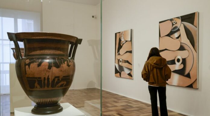 “Vortici”, alle Gallerie d’Italia di Napoli Worth dialoga con la ceramica antica