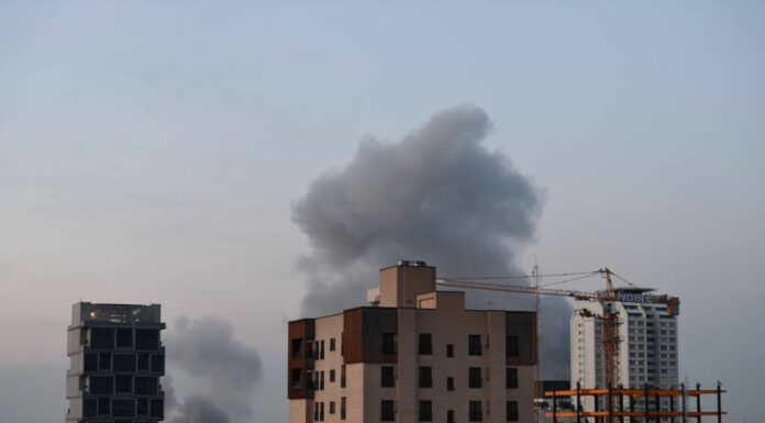 Esplosioni a Teheran e in altre città dell’Iran, risposta missilistica su Tel Aviv