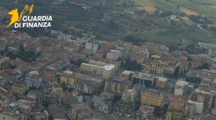 Cellulari in carcere per comunicare con i clan della ‘Ndrangheta, 46 indagati