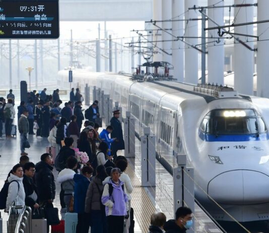 Cina, per la Festa Qingming previsti 90 mln di viaggi in treno