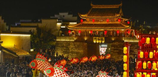 Cina, un piano per stimolare ulteriormente i consumi nel settore dei servizi