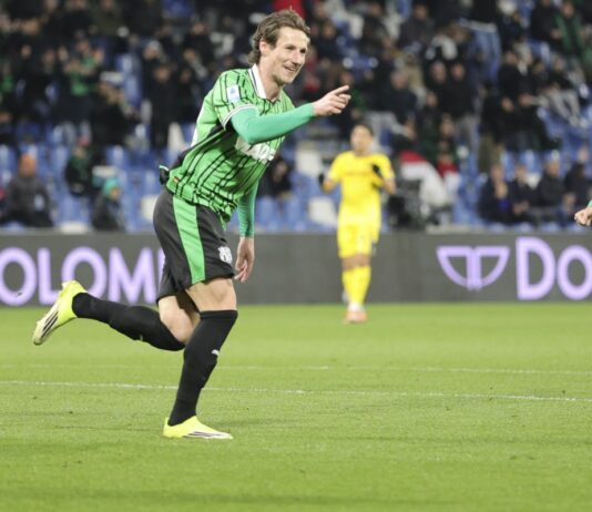 Il Sassuolo vince in rimonta, Cagliari battuto 2-1