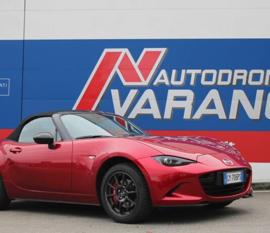 Mazda celebra la passione per la MX-5 all’Autodromo di Varano