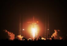 Cina, il razzo Long March-8 invia nello spazio nuovi satelliti Internet