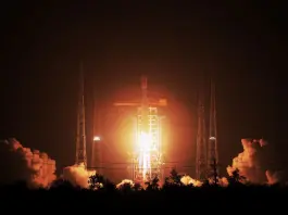 Cina, il razzo Long March-8 invia nello spazio nuovi satelliti Internet