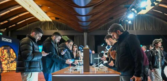 Cina contraria a divieti sui test di laboratorio applicati all’elettronica Usa