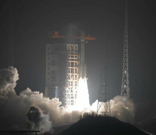 La Cina lancia nuovi satelliti Internet nello spazio