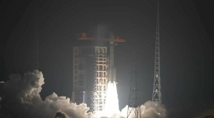 La Cina lancia nuovi satelliti Internet nello spazio