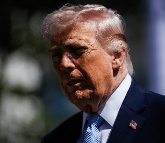 Trump “Pessimo lavoro Iran sulla gestione del petrolio a Hormuz”