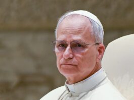 Papa “Chi è cristiano non sta mai dalla parte di chi lancia le bombe”