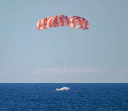 Artemis 2 missione compiuta, Orion è tornata sulla Terra