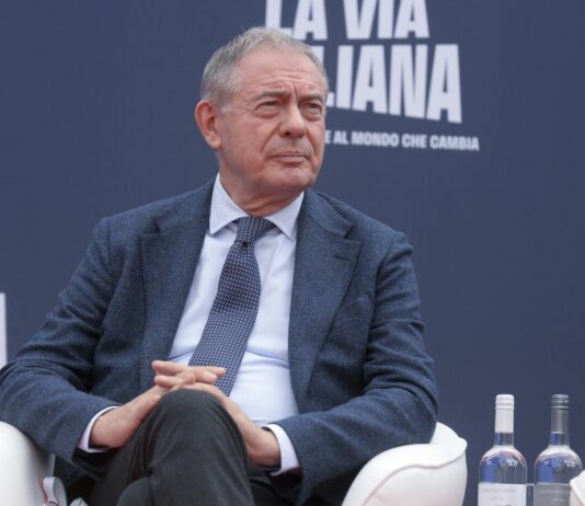 Data Center, Urso incontra i vertici di Equinix: nuovo progetto di investimento in Italia
