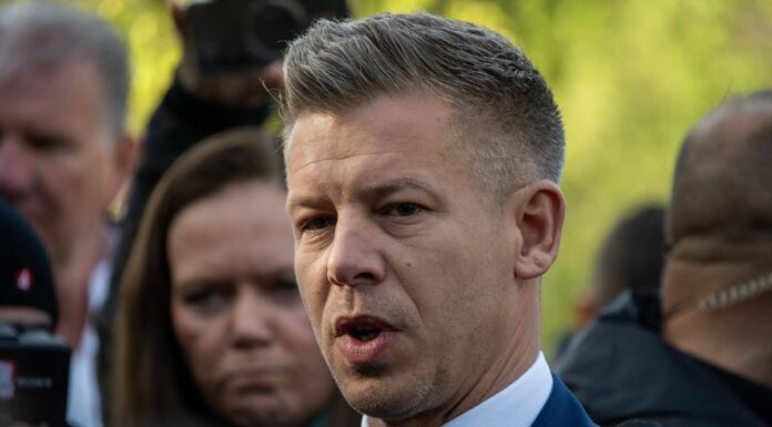 Elezioni Ungheria, vince Magyar “Orban si è congratulato per la nostra vittoria”