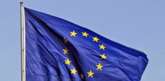Sei italiani su dieci auspicano un rafforzamento del ruolo dell’Unione Europea in economia, difesa e politica estera