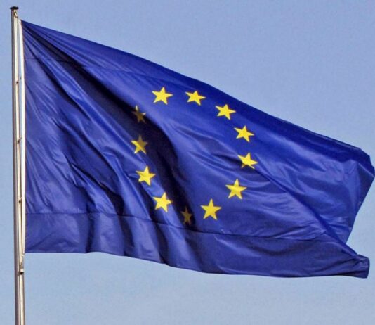Sei italiani su dieci auspicano un rafforzamento del ruolo dell’Unione Europea in economia, difesa e politica estera