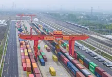 Cina, commercio estero in aumento del 15% nel primo trimestre