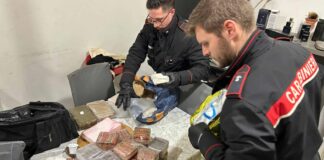 Blitz antidroga a Roma, 13 arresti tra Magliana e clan Senese