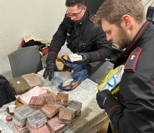 Blitz antidroga a Roma, 13 arresti tra Magliana e clan Senese