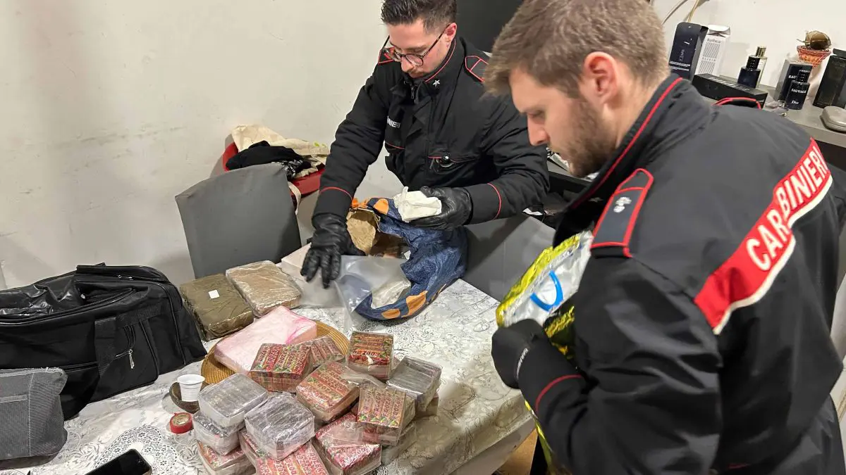 Blitz antidroga a Roma, 13 arresti tra Magliana e clan Senese
