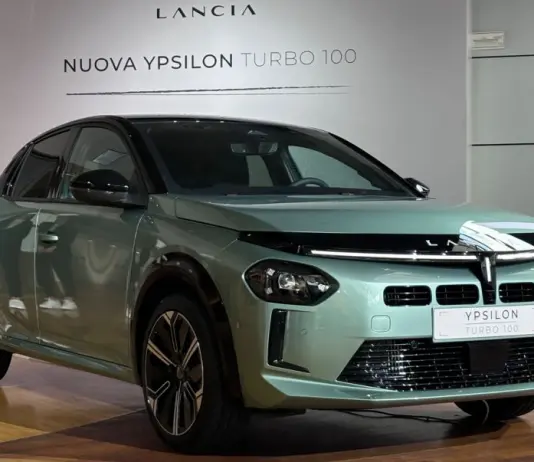 Lancia presenta Ypsilon Turbo 100, la sportiva con cambio manuale