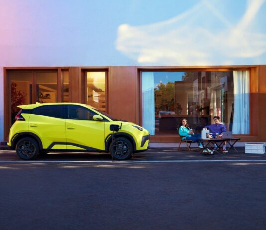 Alla Milano Design Week BYD e Haier mostrano l’auto elettrica come fonte energia