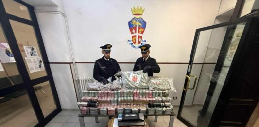 Carabinieri scoprono deposito di droga per 2,5 milioni di euro, 3 arresti a Roma