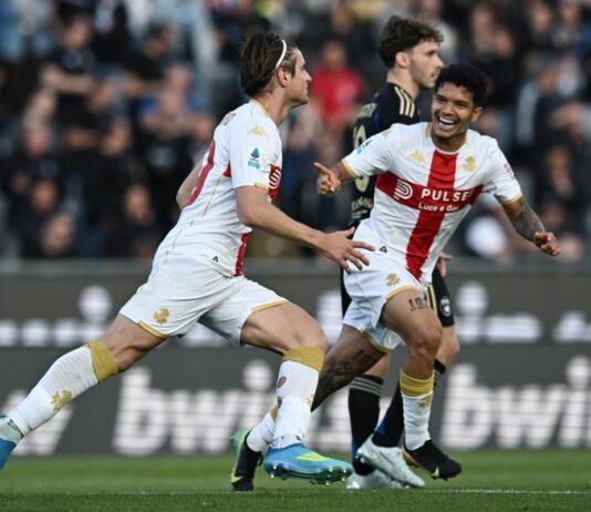 Il Genoa vince in rimonta 2-1 a Pisa e vede la salvezza