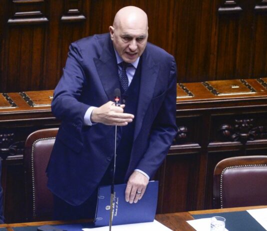 Iran, Crosetto “A Hormuz con l’Onu, ma il Parlamento dica sì anche senza suo ok”