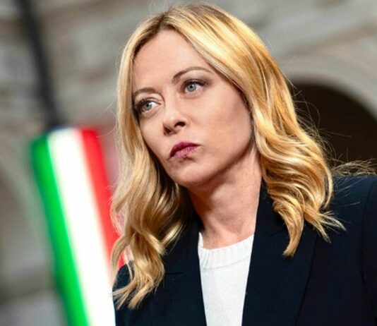 ميلوني: إيطاليا يجب أن يكون لها دور في مضيق هرمز لكن القرار يعود للبرلمان