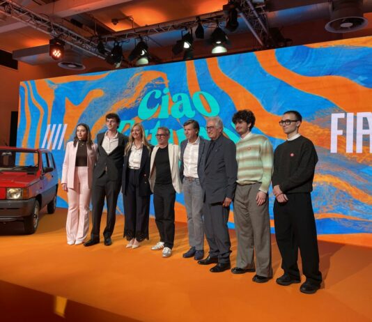 Fiat immagina auto del futuro insieme a giovani designer