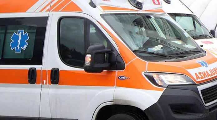 Dramma a Catanzaro, si getta dal balcone con i figli: muoiono mamma e due bimbi