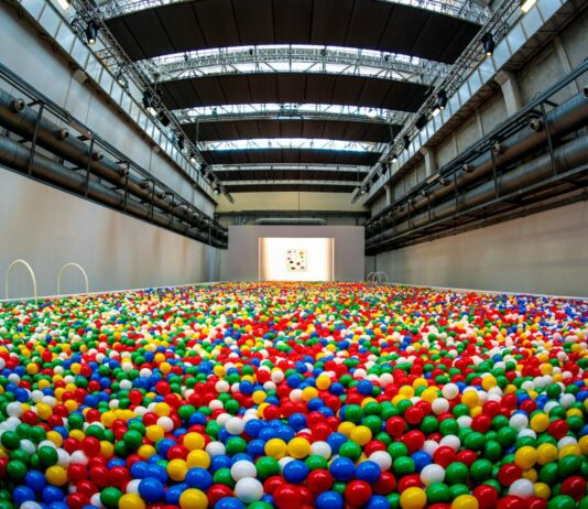 McDonald’s celebra i 40 anni in Italia con la mostra “POOL. Ti sblocco un ricordo”