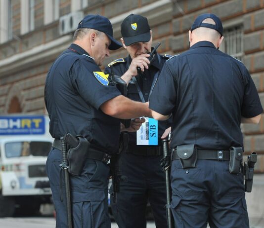 Traffico di migranti, 9 arresti tra Bosnia e Croazia sulla rotta balcanica