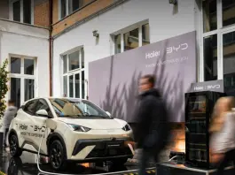 Quando l’auto elettrica fa il bucato, l’ironia BYD alla Milano Design Week