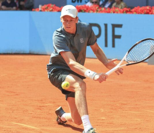 A Madrid esordio complicato ma vincente per Sinner