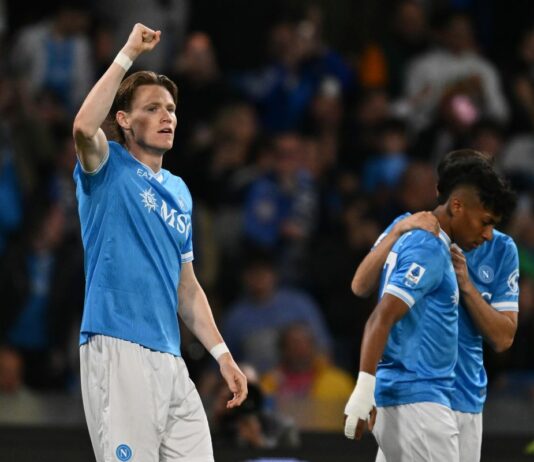 Poker alla Cremonese, il Napoli rimanda la festa scudetto dell’Inter